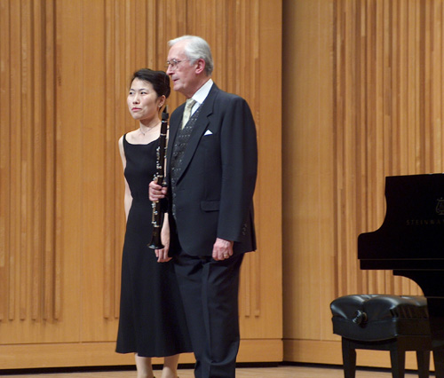 Guy Deplus en su recital en Jap�n - Clariperu